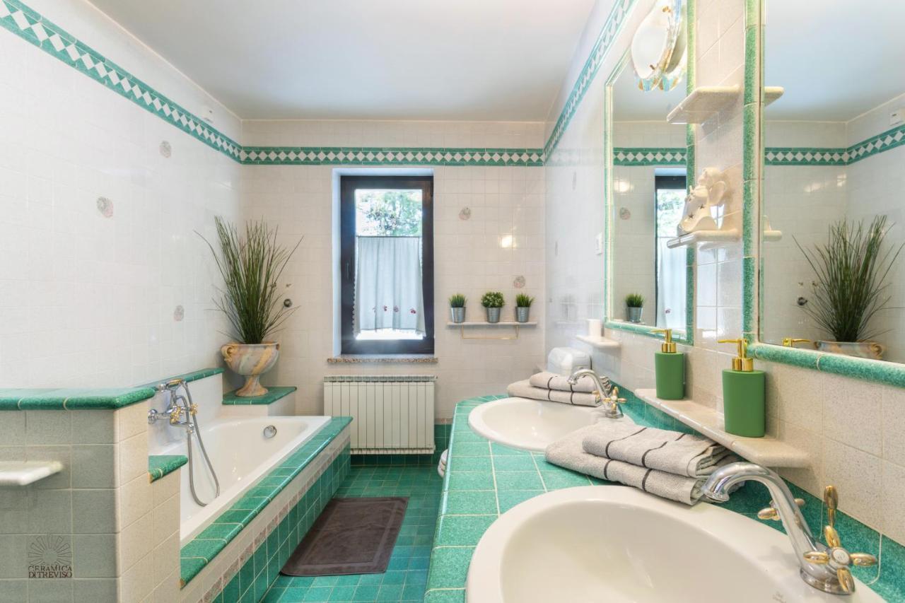Villa Emi Zgornje Skofije Ngoại thất bức ảnh