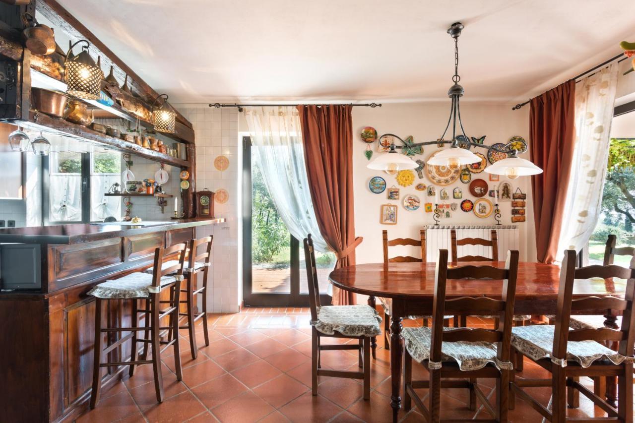 Villa Emi Zgornje Skofije Ngoại thất bức ảnh