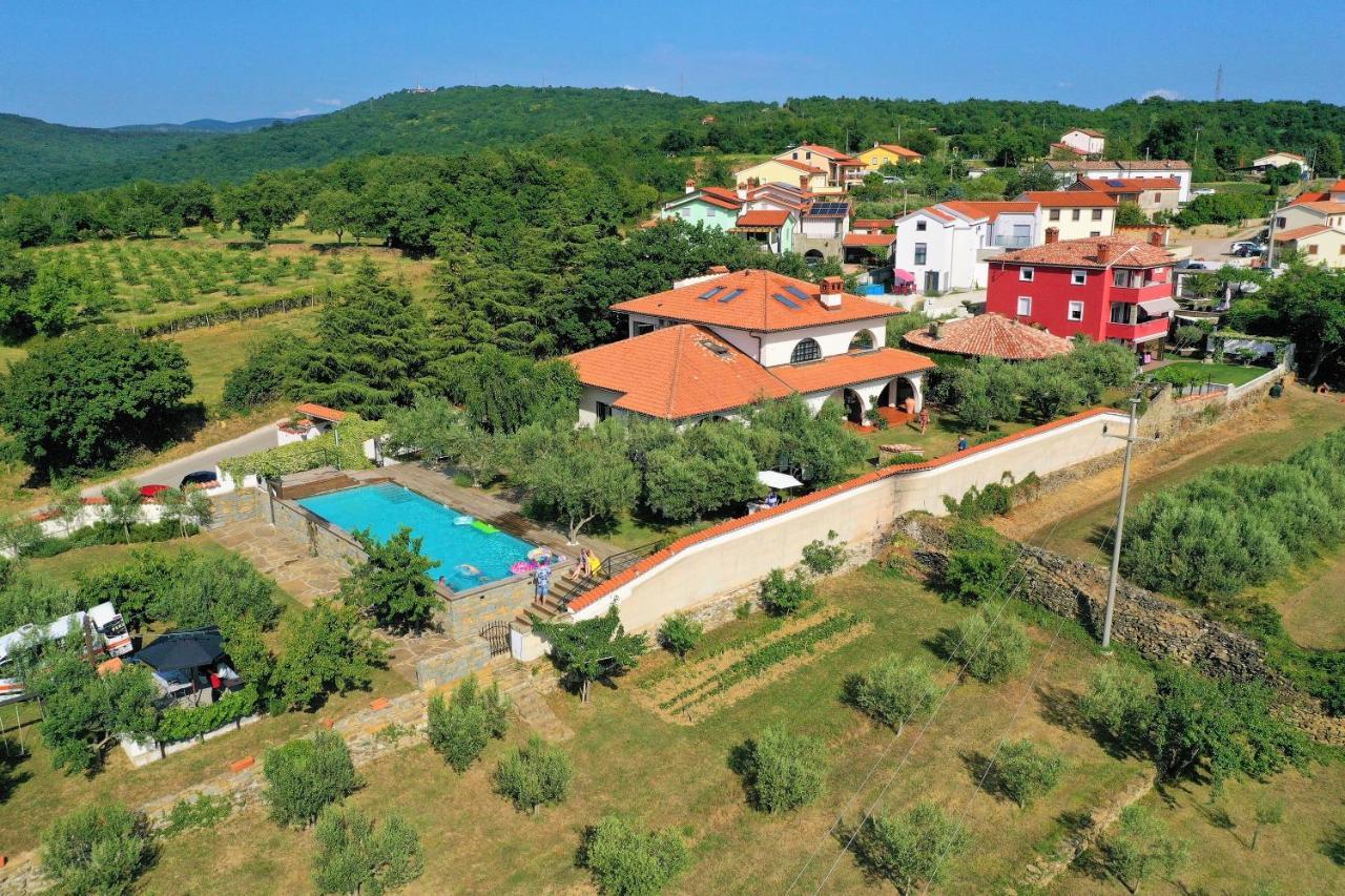 Villa Emi Zgornje Skofije Ngoại thất bức ảnh