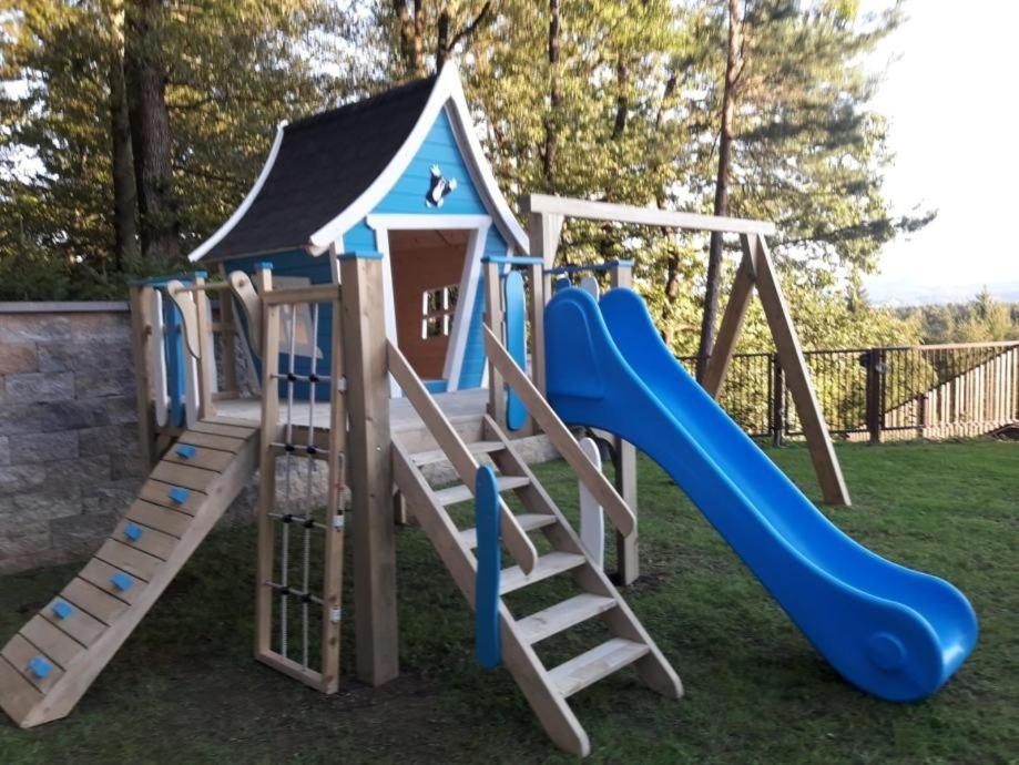 Villa Emi Zgornje Skofije Ngoại thất bức ảnh