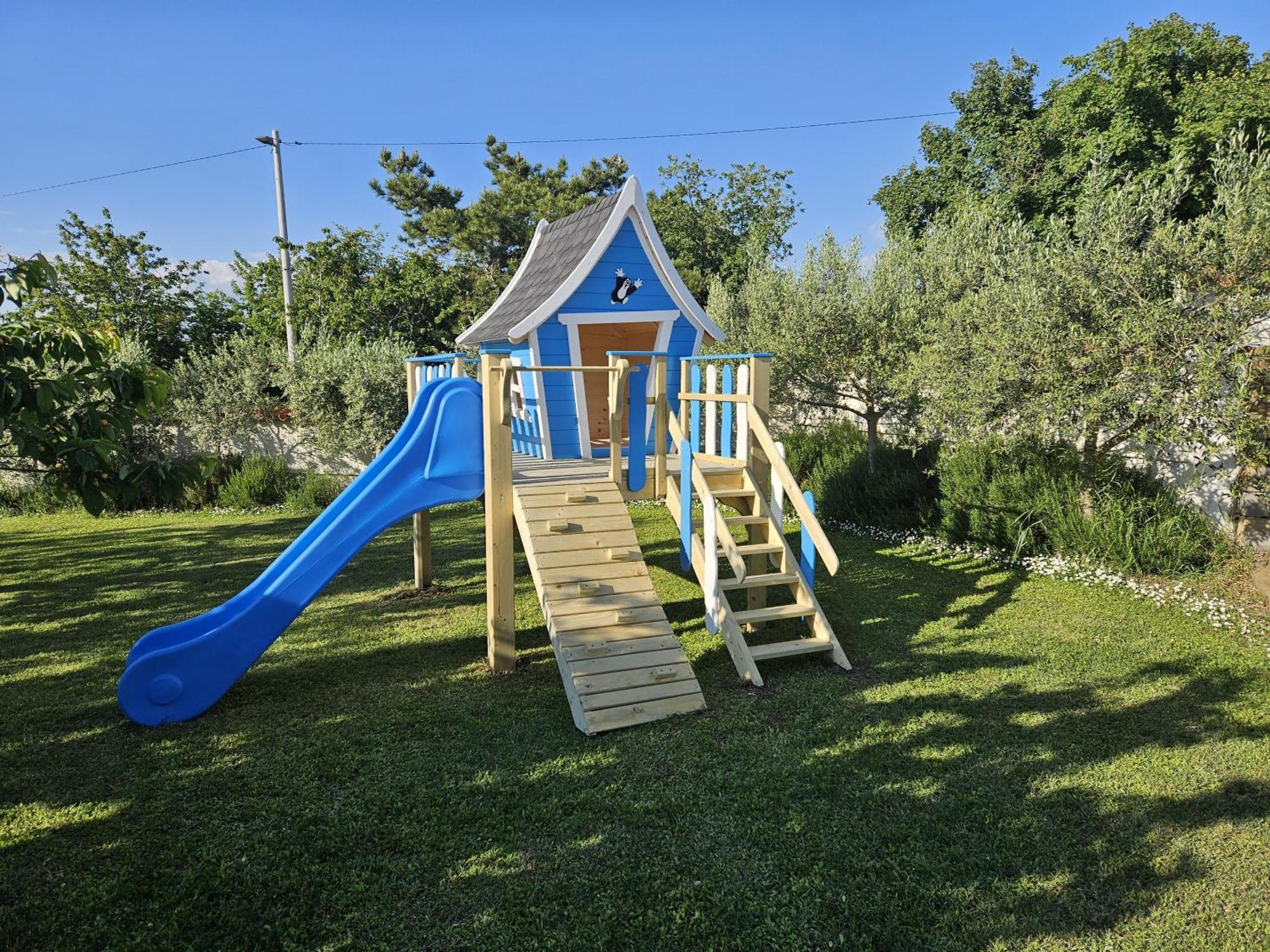 Villa Emi Zgornje Skofije Ngoại thất bức ảnh