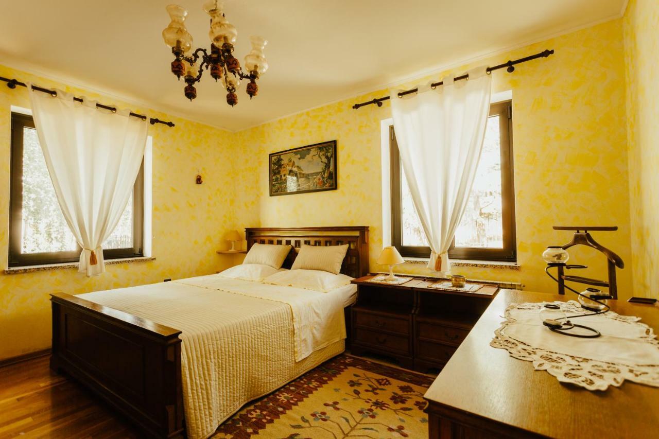 Villa Emi Zgornje Skofije Ngoại thất bức ảnh