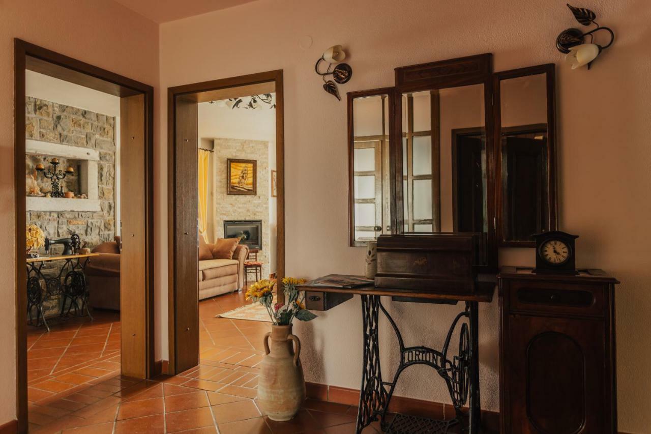 Villa Emi Zgornje Skofije Ngoại thất bức ảnh
